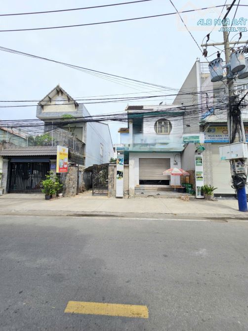 Bán biệt thự 1T1L 10x30m, mặt tiền đường D23 KDC Việt Sing (Sầm uất)