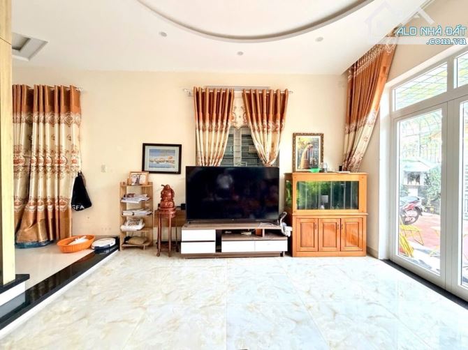 🔥🔥 SIÊU PHẨM LÔ ĐÔI-🚀🚀 NHÀ 2 TẦNG - 215M2 - BÀU MẠC 8 – GẦN BIỂN NGUYỄN TẤT THÀNH - 1