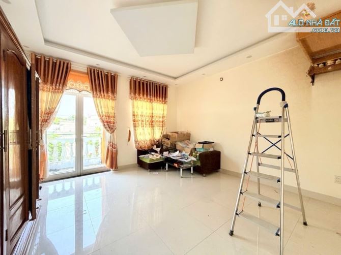 🔥🔥 SIÊU PHẨM LÔ ĐÔI-🚀🚀 NHÀ 2 TẦNG - 215M2 - BÀU MẠC 8 – GẦN BIỂN NGUYỄN TẤT THÀNH - 3