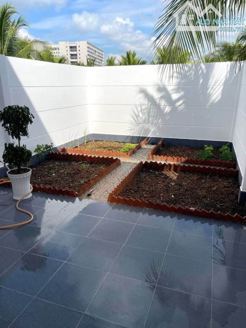 Nhà lầu Tân Cổ Điển mới xây dựng mặt tiền Bờ Cờ gần bệnh viện Đa Khoa Tỉnh, Tp Mỹ Tho - 4