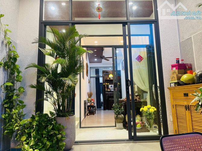 NHÀ ĐẸP NHƯ BỨC TRANH - 4 TẦNG - ĐĂNG VĂN BI - TRƯỜNG THỌ 98M2 - GIÁ 11.8 TỶ - 6