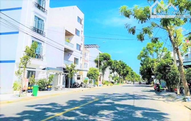 TRỤC CHÍNH BIỂN SƠN THUỶ các cặp NGUYỂN XIỂN gần Trần Quốc Hoàn