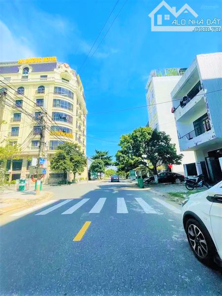 TRỤC CHÍNH BIỂN SƠN THUỶ các cặp NGUYỂN XIỂN gần Trần Quốc Hoàn - 2