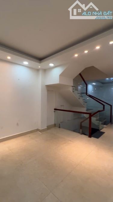 Cho thuê nhà Mặt tiền Phạm Ngũ Lão phường 3 Đà Lạt giá 32 triệu/tháng - 2