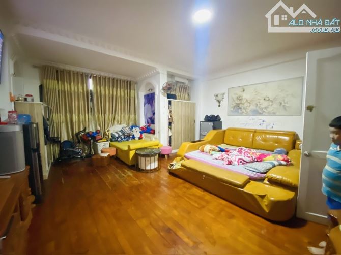 NHÀ BÁN MẶT TIỀN KDC TRUNG SƠN GIÁP Q1 - 28T - 120m2 - 6x20 VUÔNG A4 - 5 TẦNG BTCT. - 5