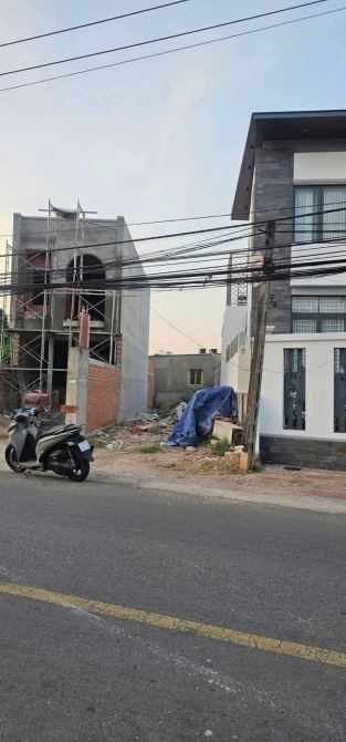 Bán đất mặt tiền kinh doanh ngay chợ Bình Nhâm 01,140m2, giá 5 tỷ 500
