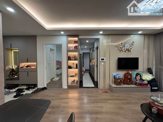 bán gấp căn hộ Imperia sky garden Minh khai 80m2 2pn view đẹp chỉ 8 tỷ