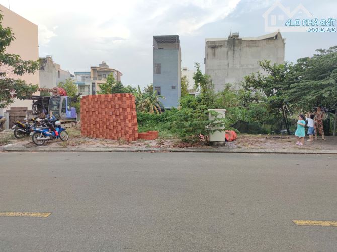 Bán đất 5x25m, đường N4 KDC Phú Hồng Thịnh 6 p. Bình An