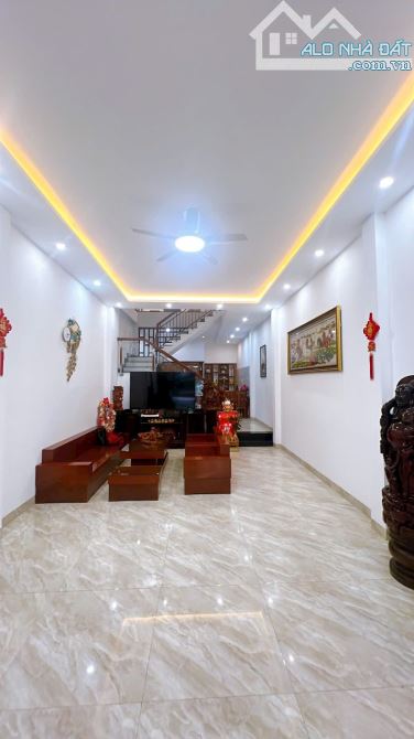 CHỈ 9,5 TỶ CÓ NHÀ 3 TẦNG 3 MÊ FULL NT GỖ TỰ NHIÊN, Đ. LÊ VĂN HIẾN, GẦN BV SẢN NHI NGŨ.H.S - 1