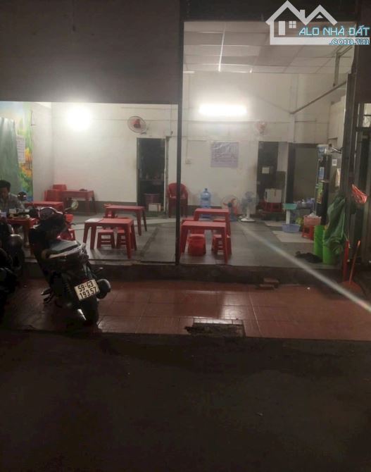 Cho thuê mặt bằng kinh doanh 9x7 trống suốt có 1phòng ngủ - 3