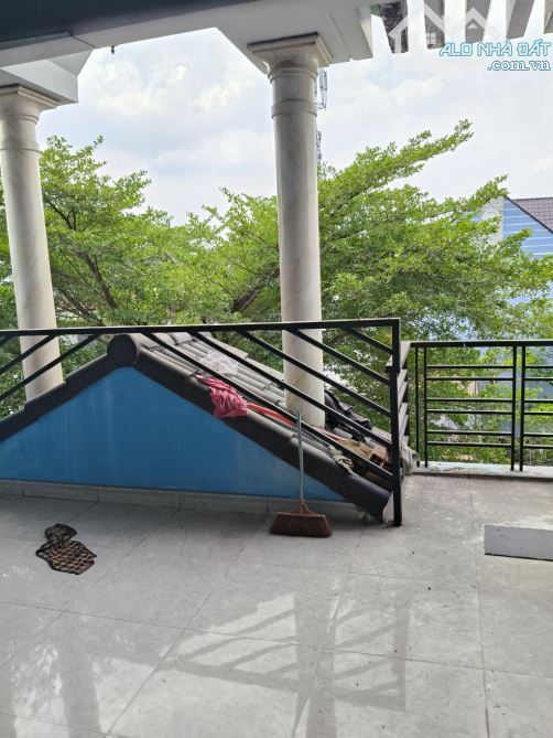 GIÁP BÌNH TÂN, SÁT NGÃ 5 NGUYỄN THỊ TÚ, HXT THÔNG, NHÀ 4 TẦNG, NGANG 5X21M, CHỈ 5 TỶ X - 4