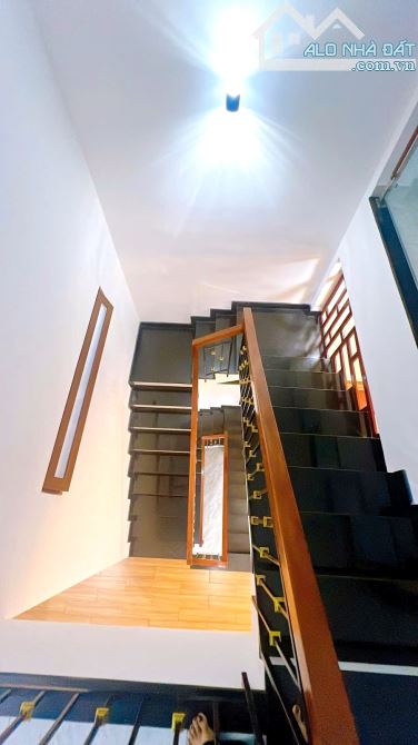 CHỈ 9,5 TỶ CÓ NHÀ 3 TẦNG 3 MÊ FULL NT GỖ TỰ NHIÊN, Đ. LÊ VĂN HIẾN, GẦN BV SẢN NHI NGŨ.H.S - 4
