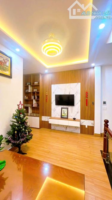 CHỈ 9,5 TỶ CÓ NHÀ 3 TẦNG 3 MÊ FULL NT GỖ TỰ NHIÊN, Đ. LÊ VĂN HIẾN, GẦN BV SẢN NHI NGŨ.H.S - 5