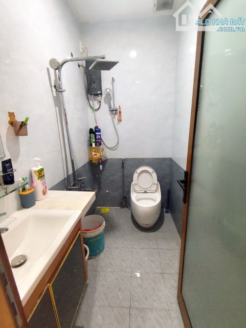 CHỈ 9,5 TỶ CÓ NHÀ 3 TẦNG 3 MÊ FULL NT GỖ TỰ NHIÊN, Đ. LÊ VĂN HIẾN, GẦN BV SẢN NHI NGŨ.H.S - 8