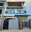 🚨 NHÀ RỘNG – MẶT TIỀN – GIÁ HƠN 5 TỶ?  🏡 70m² – 3 tầng Tôn Đản  📐 Ngang 7m cực thoán