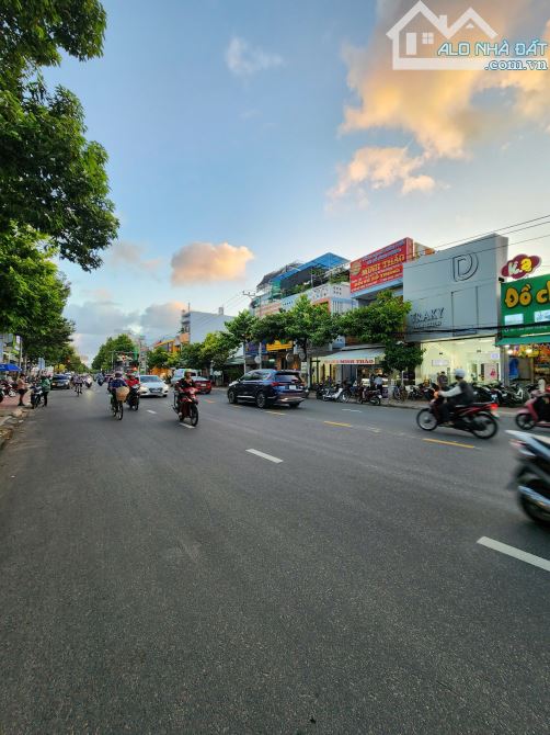 Cần bán hoặc cho thuê tòa nhà 1 trệt 4 lầu mặt tiền đường Tôn Đức Thắng kinh doanh sầm uất - 7