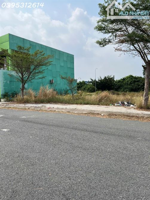 Bán đất nền đẹp khu dân cư Tân Đô 6x19m view hồ