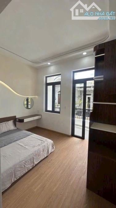 90M- 9,4 Tỷ - 4 TẦNG - PHAN VĂN HƠN- TÂN THỚI NHẤT Q12 - ĐƯỜNG 10M, XE Ô TÔ QUAY ĐẦU - 6