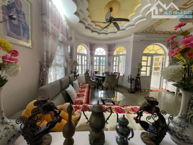 Biệt thự tại phường Tây Nha Trang. Đường hẻm Lương Định Của ❇️250m2, ngang 11.5m2 giá 6 tỷ - 7