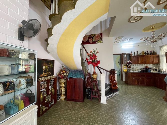 Biệt thự tại phường Tây Nha Trang. Đường hẻm Lương Định Của ❇️250m2, ngang 11.5m2 giá 6 tỷ - 8