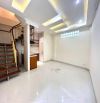 Cho thuê nhà ngõ ba gác phố Hoàng Hoa Thám Ba Đình 34m x 5 tầng, giá 13tr/tháng