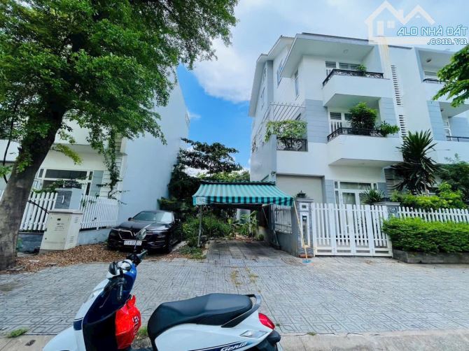 Đất 2 MT trước sau trục chính nguyễn đình thi KDC Gia Hoà
