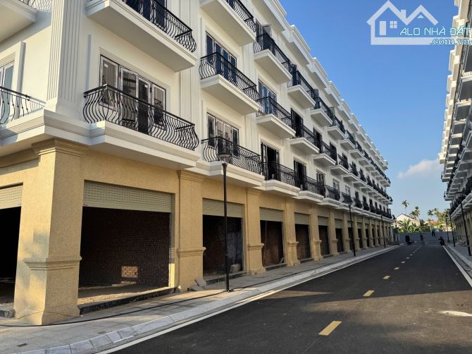 NHÀ 4 TẦNG LIỀN KỀ SAO ĐỎ TRÀNG CÁT - 1