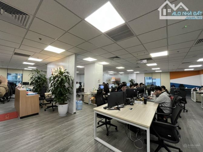 Cho thuê văn phòng VOV Mễ Trì 400m2 có cắt lẻ 220k/m² - 1