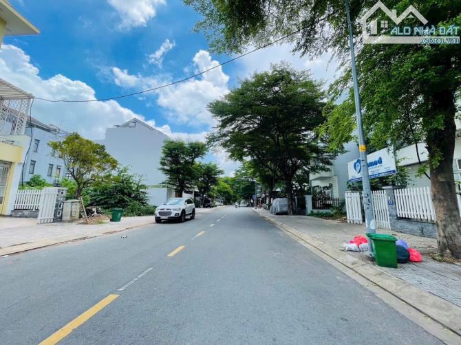 Đất 2 MT trước sau trục chính nguyễn đình thi KDC Gia Hoà - 1
