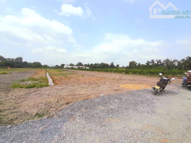 Hàng Thơm, chỉ 1.25 tỷ sở hữu 1000m² đất có 225m2 thổ View Kênh - 2
