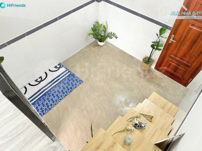Quận 9 - MT sông Ông Nhiêu - Ngay ĐH Marketing -6 tầng ,có 84 CHDV, 80ty, dt 3200m đất - 2