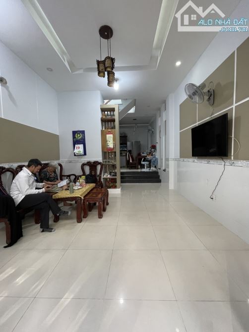 Nhà đẹp 2 tầng Hẻm xe hơi Bờ Bao Tân Thắng ngay AEON Tân Phú - 5