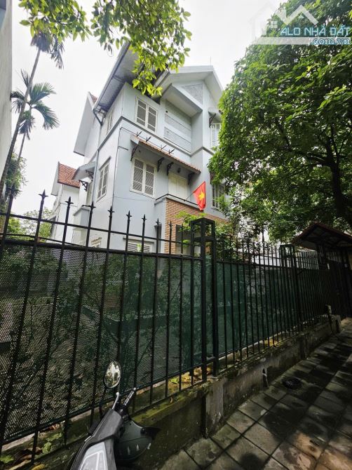 Bán Biệt Thự KĐT mới Yên Hòa 200x4T, MT 13.5m, vỉa hè ô tô tránh, KD, 97 tỷ. - 1