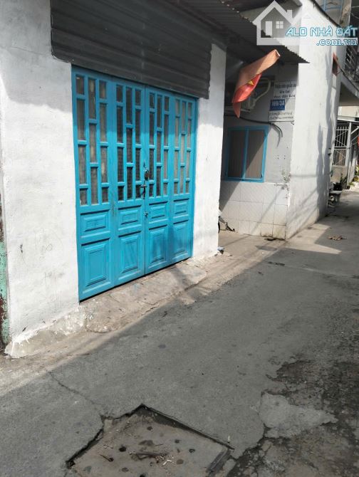 Bán dãy trọ 16 phòng 240m2,thu nhập 240tr/năm,gần ngã 6 An Phú - 1