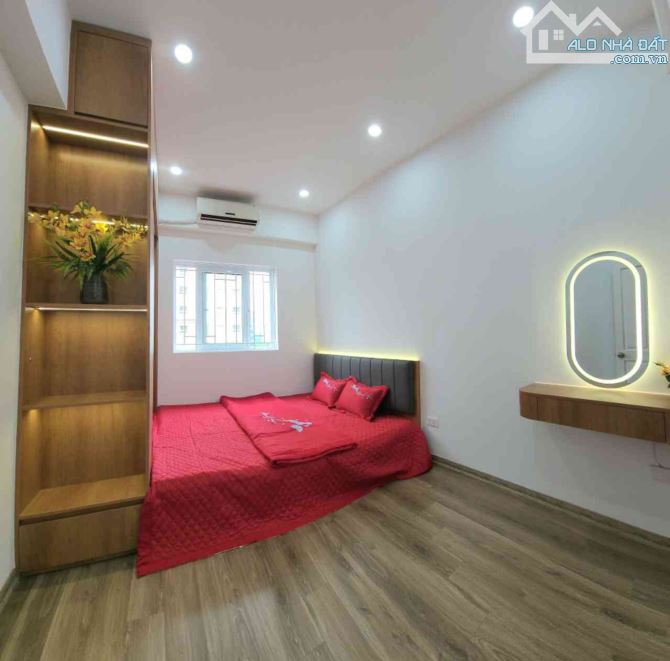 Bán căn hộ chung cư phố Tạ Quang Bửu 60m2- nằm ngay mặt phố- Full nội thất- Giá 6.2 Tỷ Căn - 2