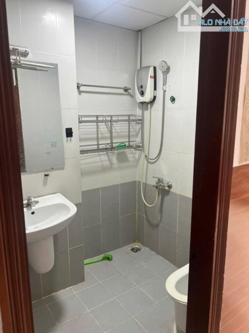 Cần bán Âu Cơ Tower - Đã có sổ. DT 80M2 - 3PN - 2WC, giá bán 4,1 tỷ. Giáp Q. Tân Bình. - 3