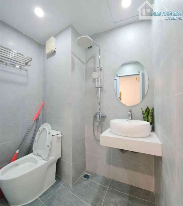 Bán căn hộ chung cư phố Tạ Quang Bửu 60m2- nằm ngay mặt phố- Full nội thất- Giá 6.2 Tỷ Căn - 7