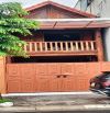 Bán nhà 2 tầng làm toàn bằng gỗ 2 mặt đường toàn ôtô tránh