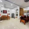 Gấp bán nhà Thủ Đức, 3 tầng, giá 8.4 tỷ, dt 138m2, cạnh Phạm Văn Đồng.
