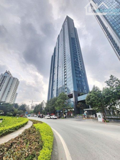 Chuyển nhượng Shophouse chân đế Sunshine City, Phú Thượng, sổ lâu dài, 145m chỉ 29,9 tỷ