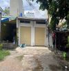 NHÀ NGUYÊN CĂN TÔ HIỆU 8M X 15M , 1 TRỆT 1 LỬNG , SÂN ĐỂ XE HƠN 10M