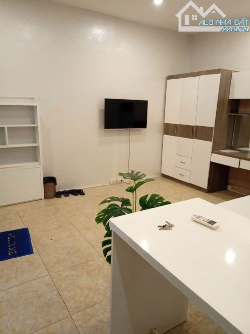 💥HOÀN KIẾM - NHÀ TẦM TIỀN 20 TỶ - KHÔNG CÓ CĂN THỨ HAI - MT GẦN 5M - 5 TẦNG - KD TỐT - 2