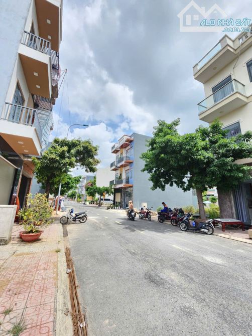 Bán đất 4.5x15m, đường N1 KDC Lê Phong An Phú 1 p.An Phú - 4