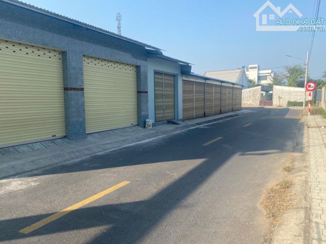 Cho thuê mặt bằng kinh doanh 180m2 ngang 9m tại TP Bến Tre