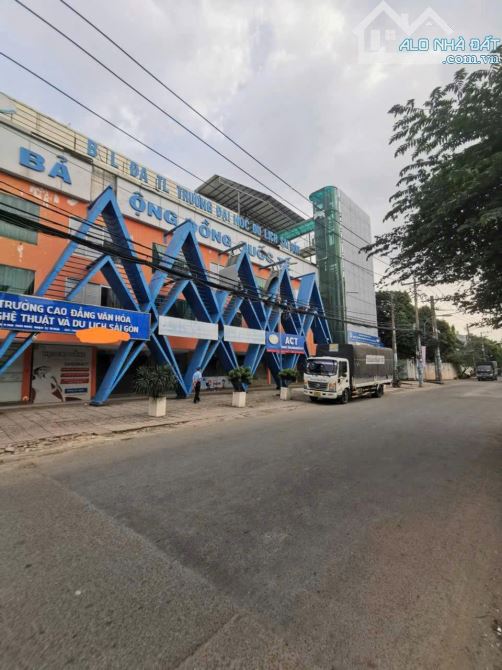 Chuyển nhượng trường Cao Đẳng, Tân Thới Nhất, Q12. 220 phòng, 4748m2. 250 tỷ - 2