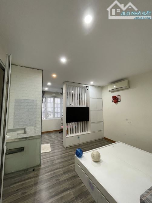 Phố Phan Huy Chú 5 Tầng Lô Góc Kinh Doanh Ngõ Rộng Thoáng Sát Phố 17.5 Tỷ