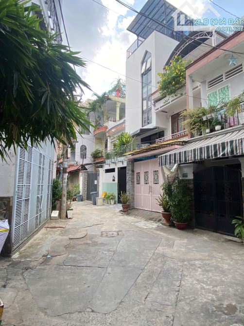 Hẻm xe tải! Bán đất Bùi Đình Túy (4x14m) vuông. GPXD 4 - 5 Tầng. Khu dân trí. Chỉ 7,9 Tỷ - 1