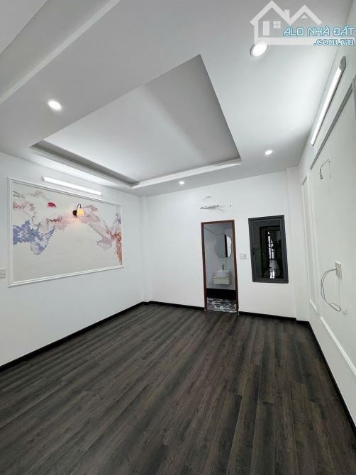 Nhà 5 Tầng 5 Phòng Ngủ, 6WC, Hẻm rộng, Đường Lê Văn Quới - 2
