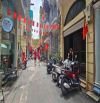 Bán gấp nhà Phố Hàng Hương giá 8,5 tỷ, 20m2x2 tầng, MT 3,5m