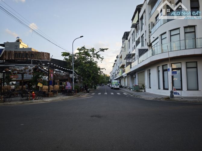 🚨 100m² – ĐƯỜNG 7.5M – NHÀ ĐỂ Ở CỰC HỢP!  📍 Hòa Phú 28